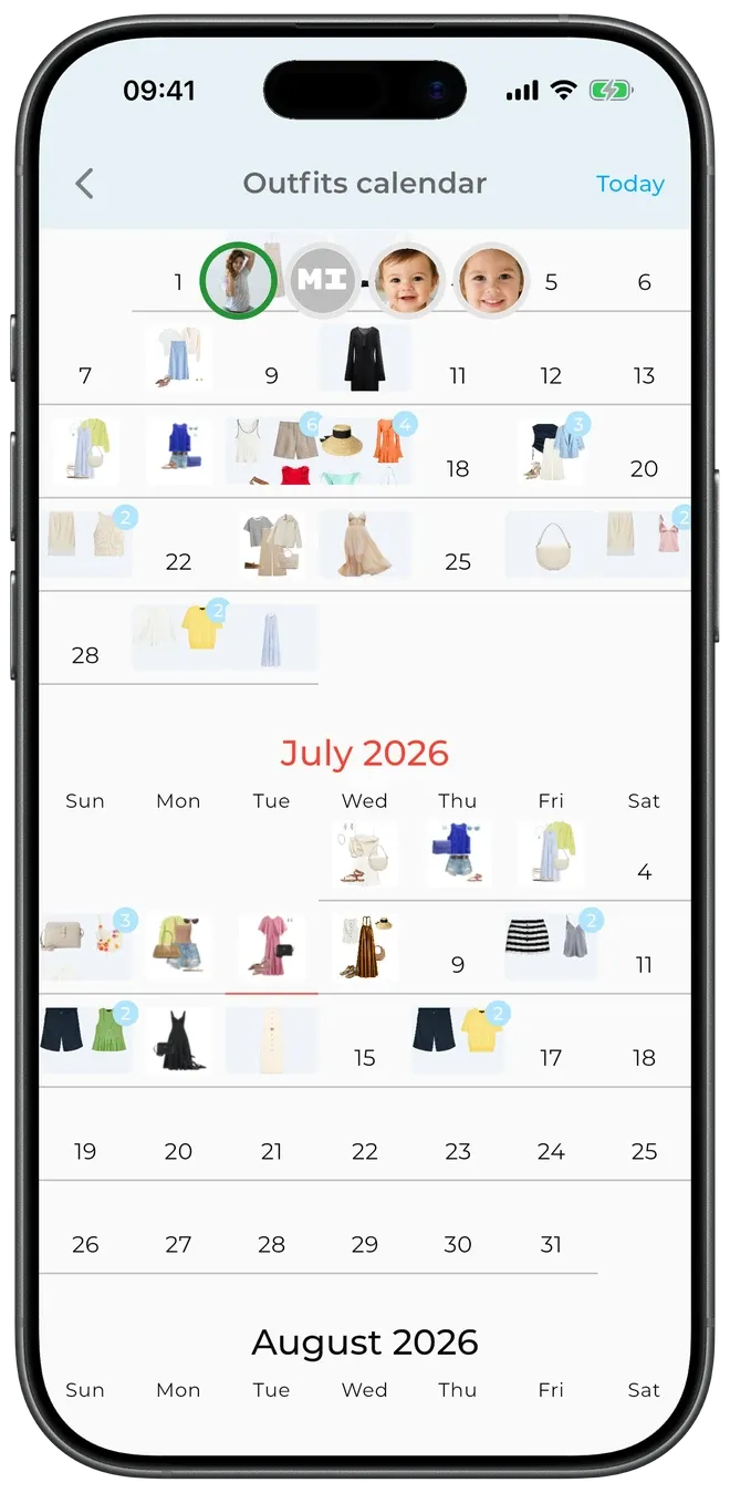 The outfit calendar — outfits scheduled across the week and month